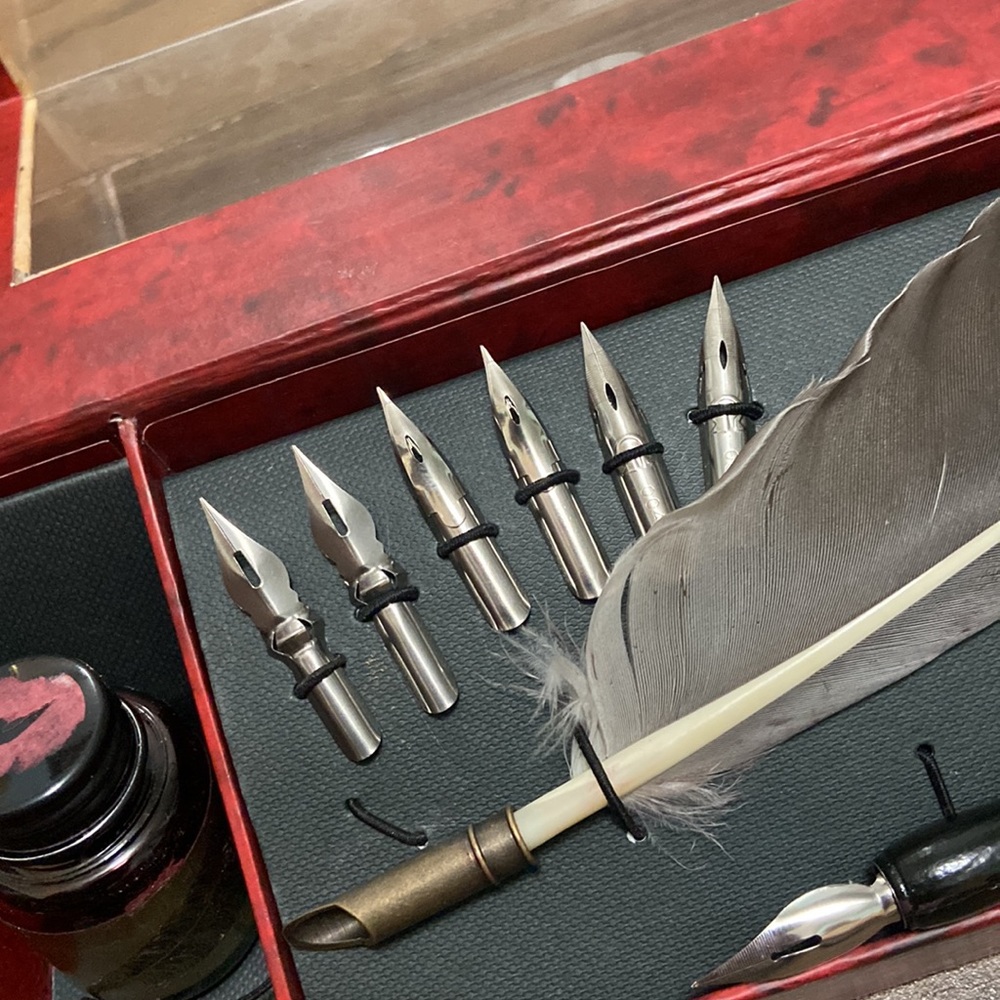 Authentic Models Feather Pen Set - Picture 3 of 5